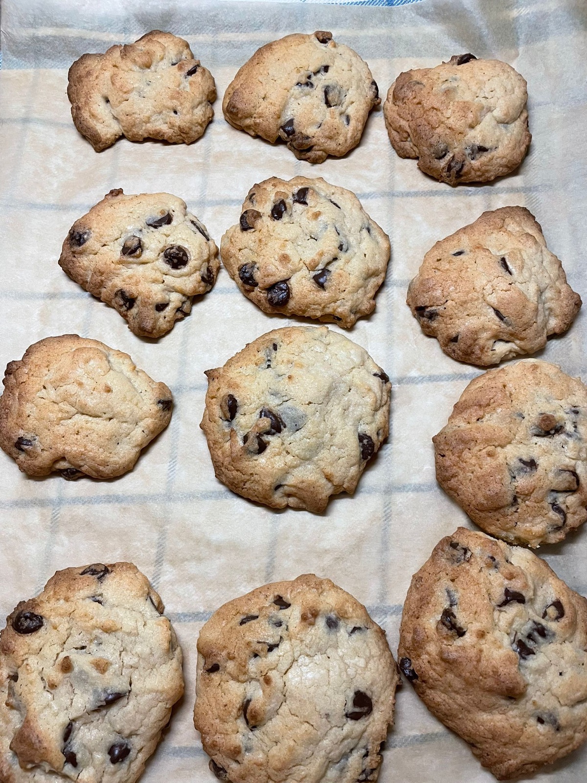 Baking cooling on a rack